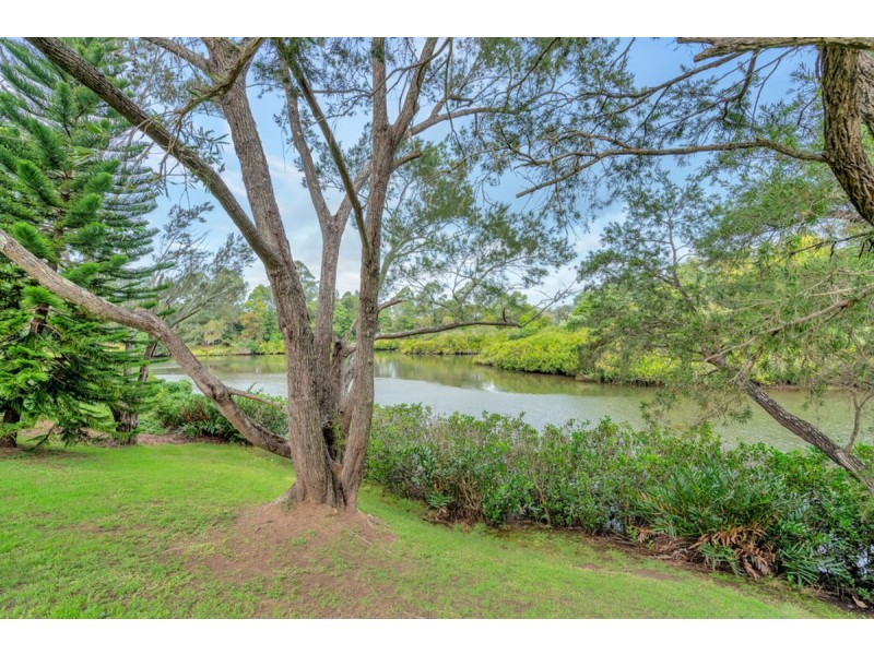 13 Nerang River Drive, Nerang QLD 4211