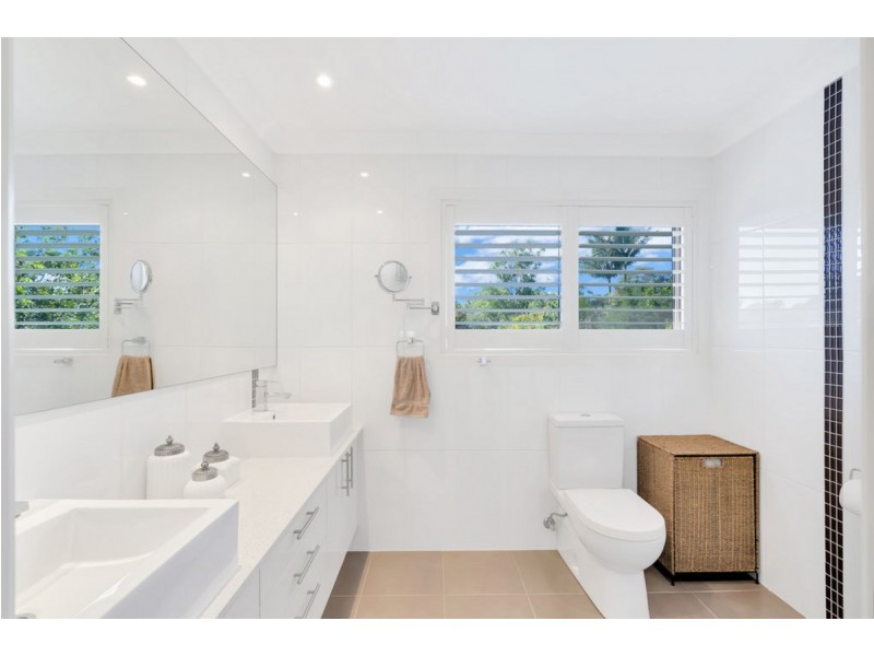 13 Nerang River Drive, Nerang QLD 4211