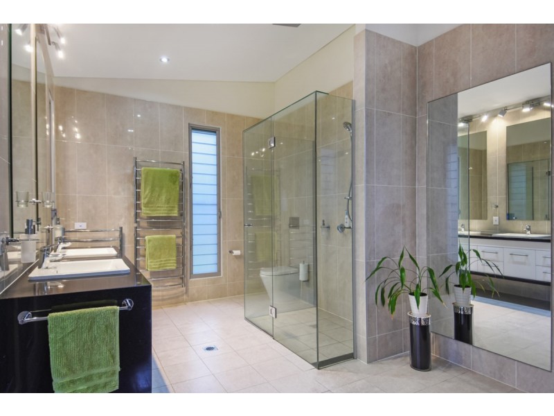 1/200 Crane Crescent, Nerang QLD 4211