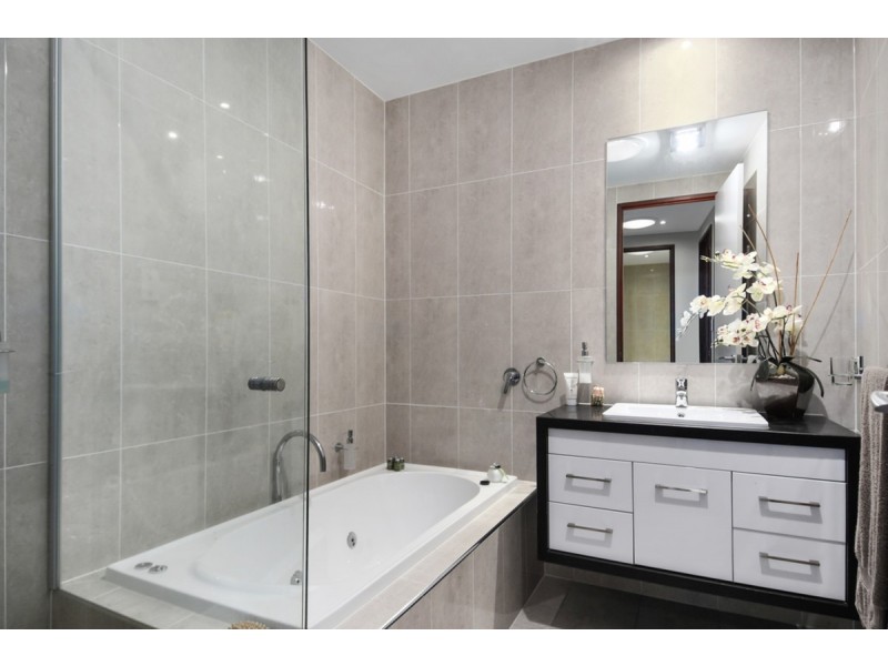 1/200 Crane Crescent, Nerang QLD 4211