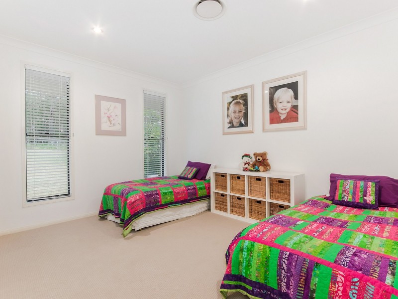 3 Waldorf Place, Maudsland QLD 4210