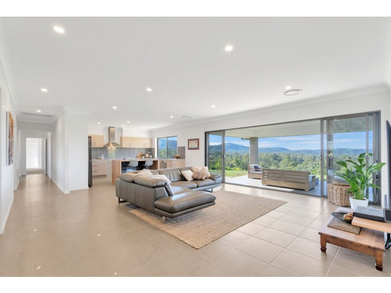 108 Whiptail Place, Advancetown QLD 4211