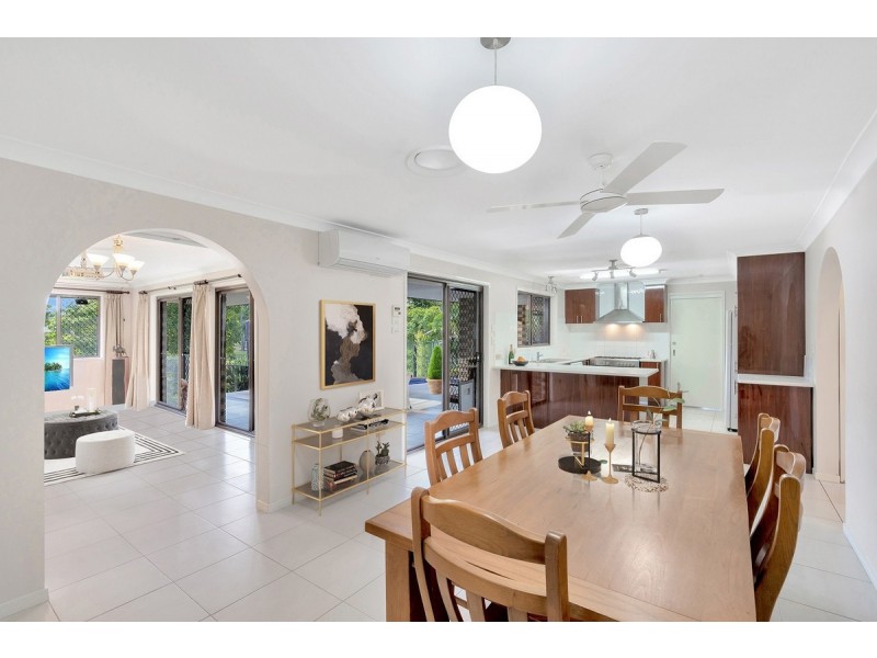 8 Morwell Court, Helensvale QLD 4212