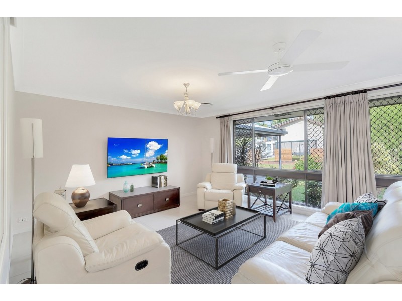 8 Morwell Court, Helensvale QLD 4212