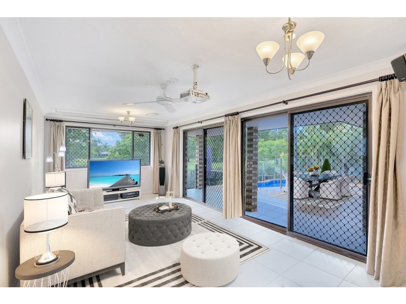 8 Morwell Court, Helensvale QLD 4212