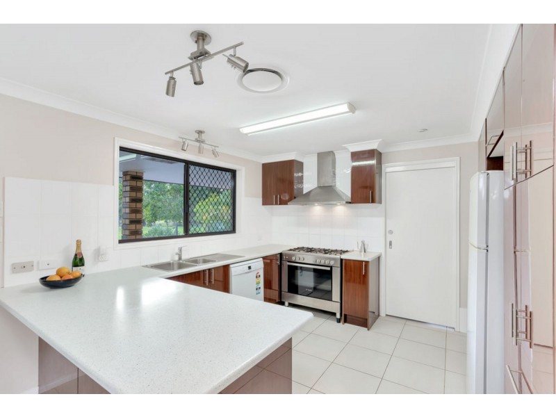 8 Morwell Court, Helensvale QLD 4212