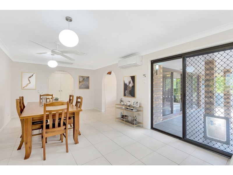 8 Morwell Court, Helensvale QLD 4212