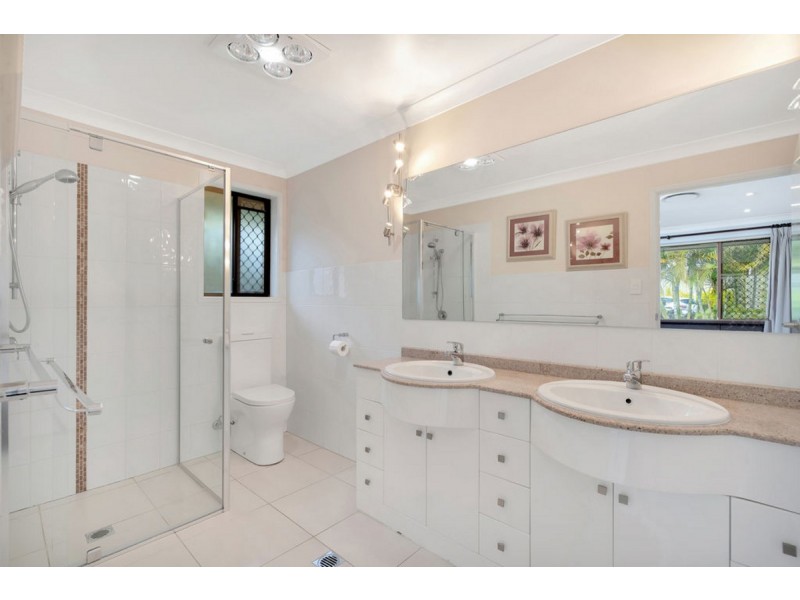 8 Morwell Court, Helensvale QLD 4212