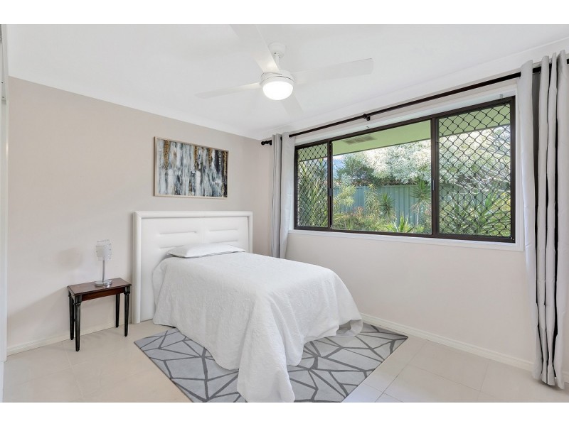 8 Morwell Court, Helensvale QLD 4212