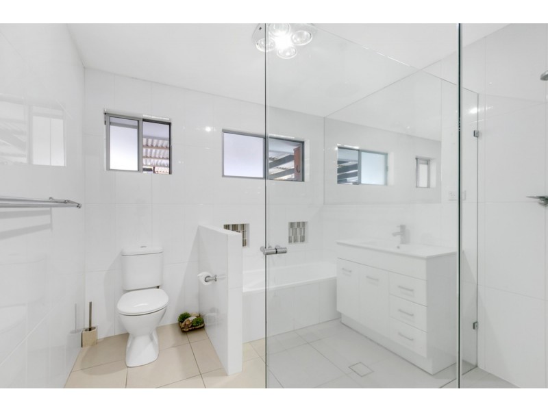 58 Nerang-Broadbeach Road, Nerang QLD 4211