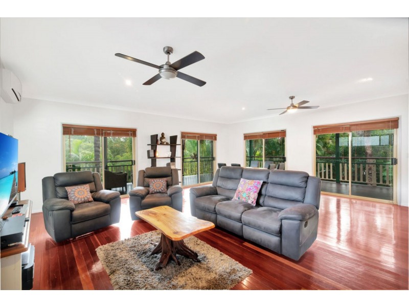 20 Stonehaven Place, Highland Park QLD 4211