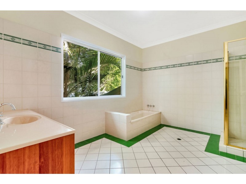 20 Stonehaven Place, Highland Park QLD 4211