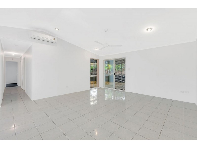 5 Minugh Court, Carrara QLD 4211