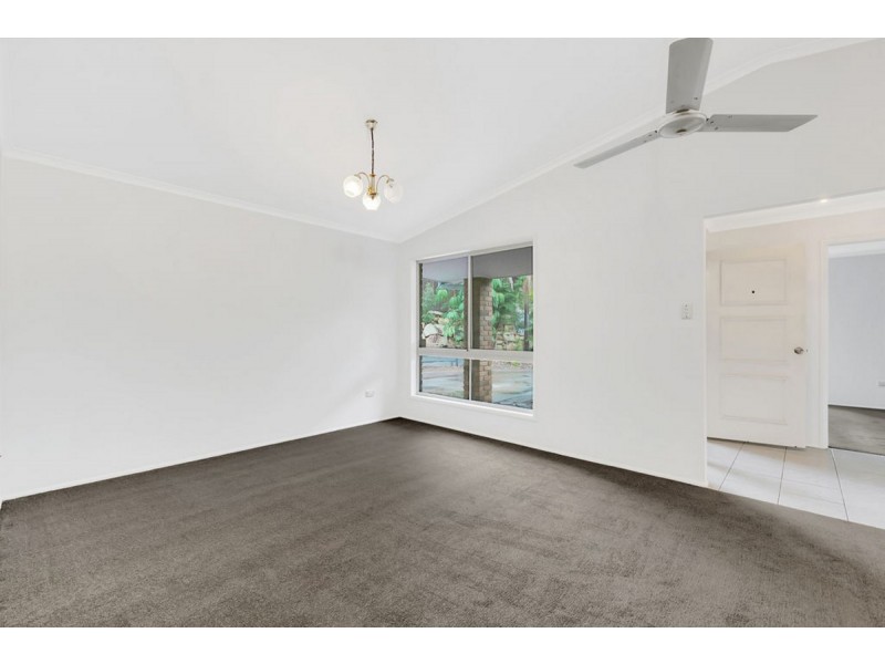 5 Minugh Court, Carrara QLD 4211