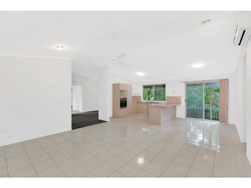 5 Minugh Court, Carrara QLD 4211