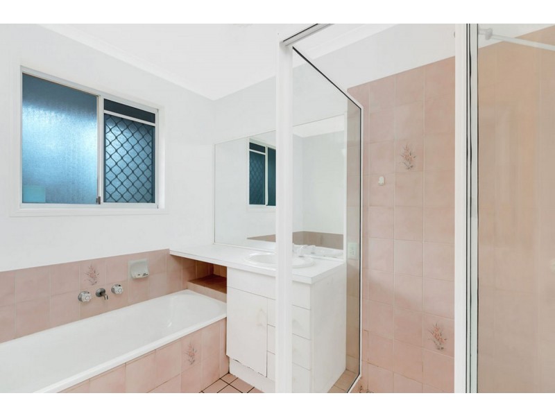 5 Minugh Court, Carrara QLD 4211