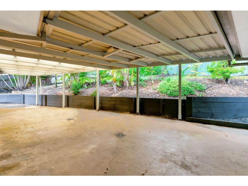 5 Minugh Court, Carrara QLD 4211