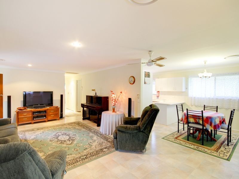 10 Quambone Street, Worongary QLD 4213