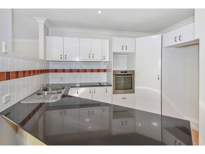 42 Riverwood Drive, Ashmore QLD 4214