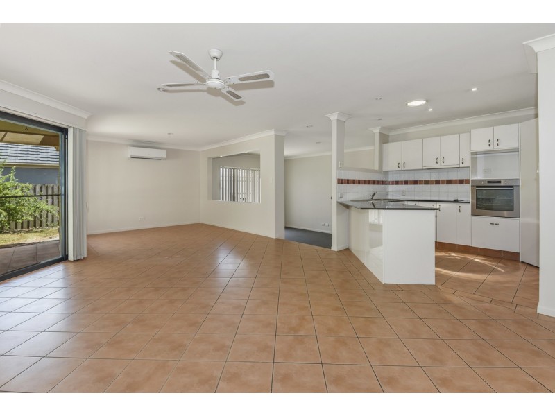 42 Riverwood Drive, Ashmore QLD 4214