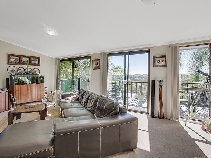 20 Jabiluka Drive, Highland Park QLD 4211