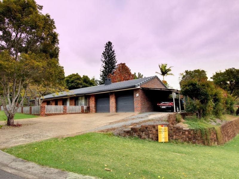 18 Balfour Crescent, Highland Park QLD 4211