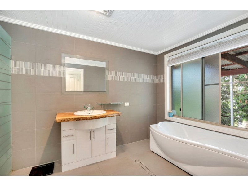 9 Kilmarnock Close, Highland Park QLD 4211