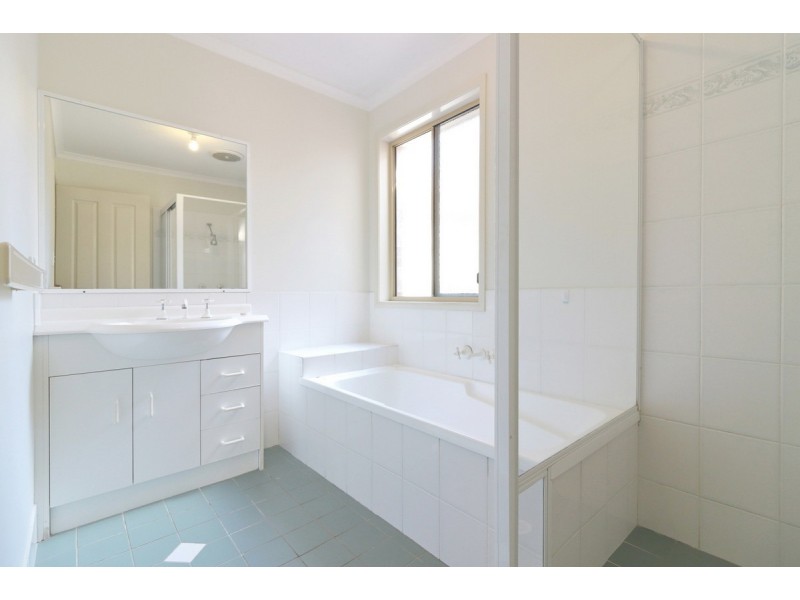16 Bards Court, Nerang QLD 4211