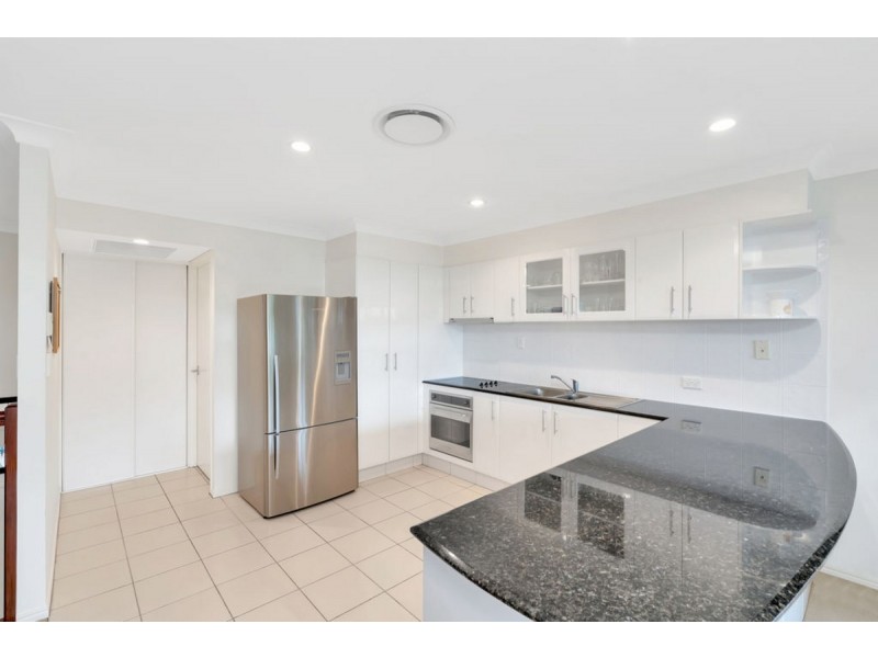 10/2 Ridgeline Way, Highland Park QLD 4211