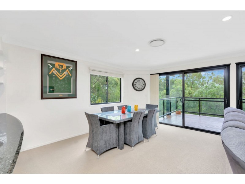 10/2 Ridgeline Way, Highland Park QLD 4211