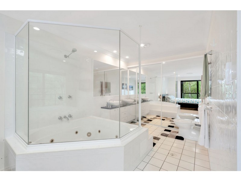 10/2 Ridgeline Way, Highland Park QLD 4211