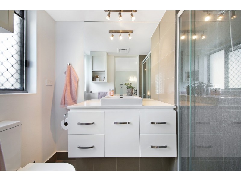 2/21 Albatross Avenue, Mermaid Beach QLD 4218