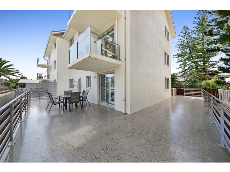 2/21 Albatross Avenue, Mermaid Beach QLD 4218