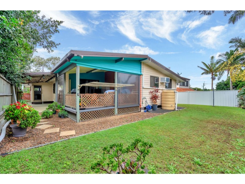 5 Brookside Road, Labrador QLD 4215
