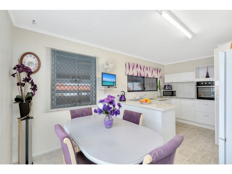 5 Brookside Road, Labrador QLD 4215