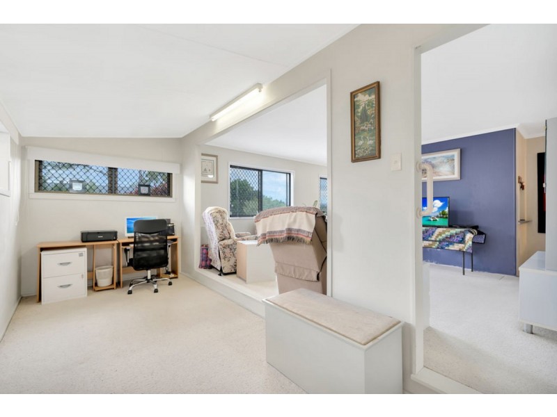 5 Brookside Road, Labrador QLD 4215