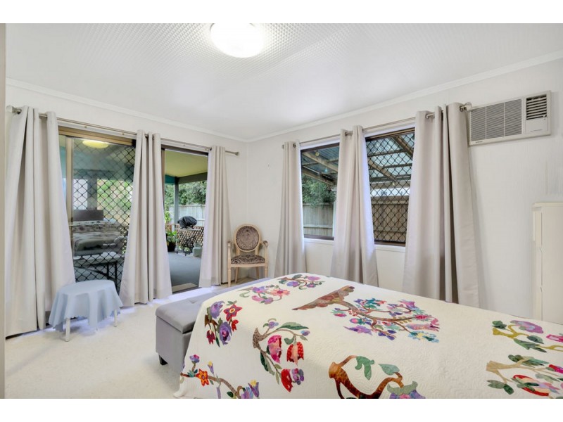 5 Brookside Road, Labrador QLD 4215