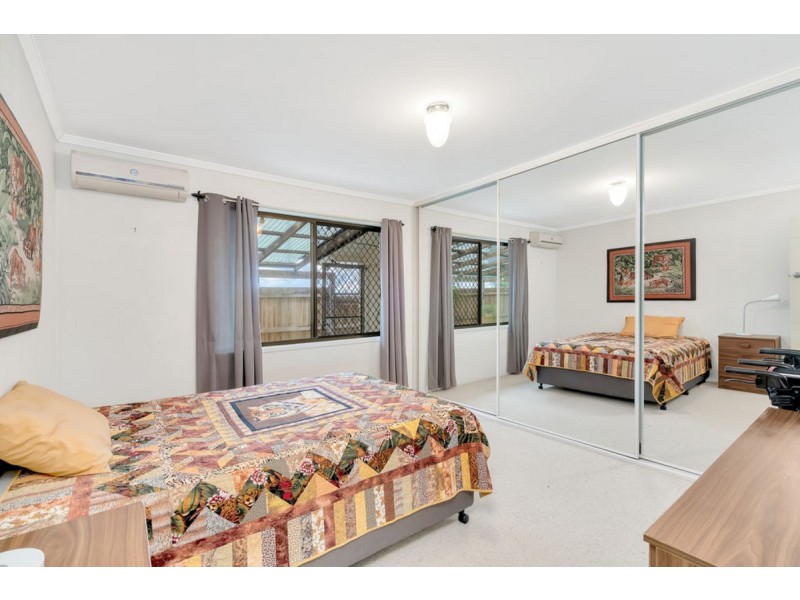 5 Brookside Road, Labrador QLD 4215