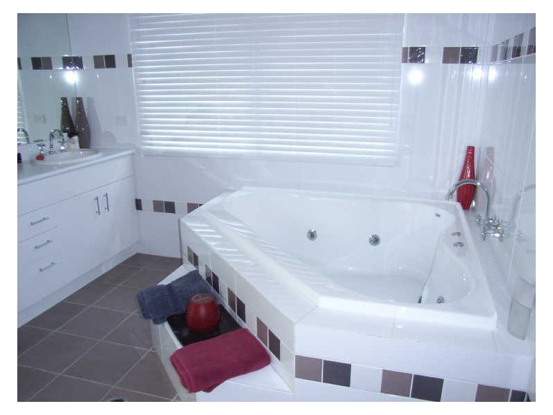 1 Pasture Place, Mount Nathan QLD 4211