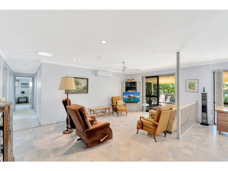 12 Josephine Terrace, Highland Park QLD 4211