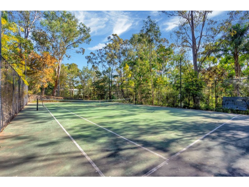 12 Josephine Terrace, Highland Park QLD 4211