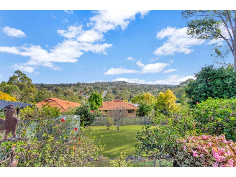 4 Sevenoaks Court, Worongary QLD 4213