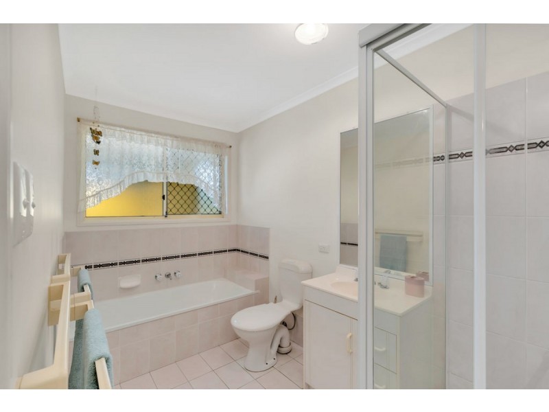 4 Sevenoaks Court, Worongary QLD 4213