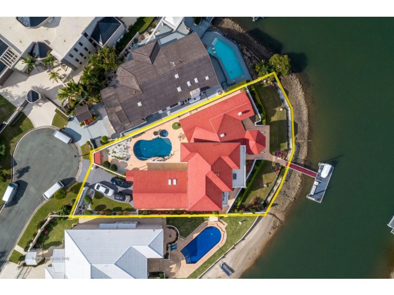 4 Rowes Court, Sorrento QLD 4217