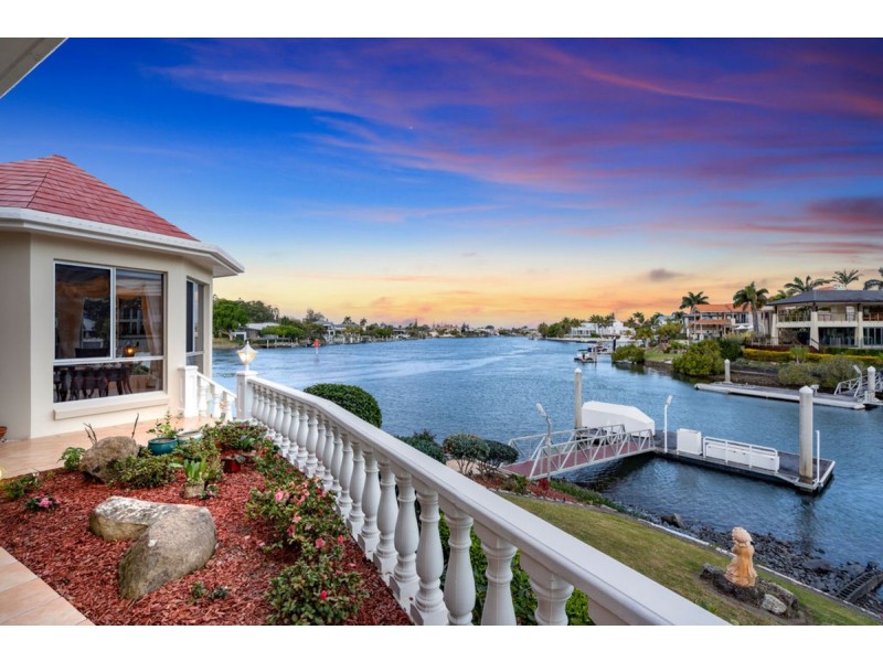 4 Rowes Court, Sorrento QLD 4217