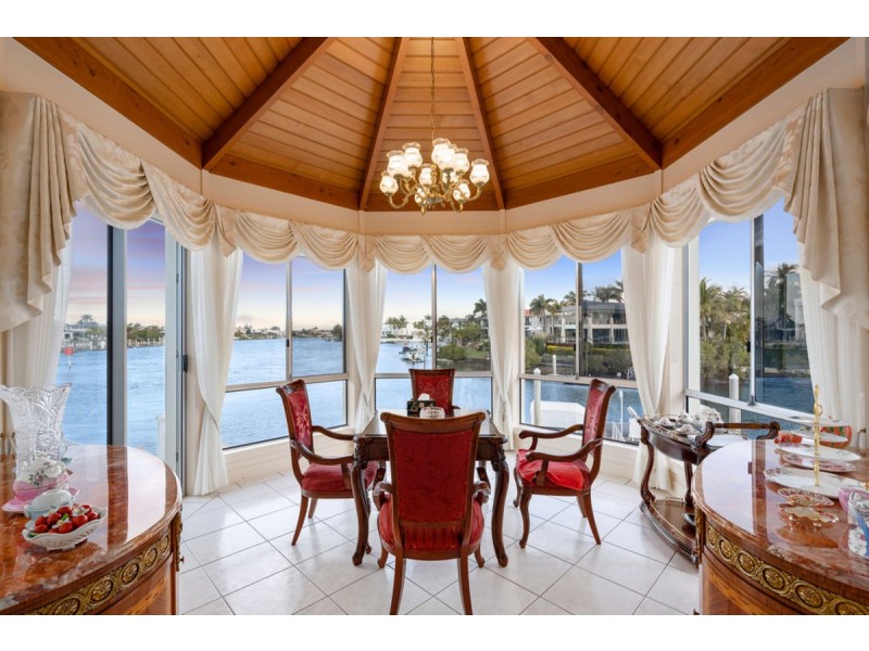 4 Rowes Court, Sorrento QLD 4217