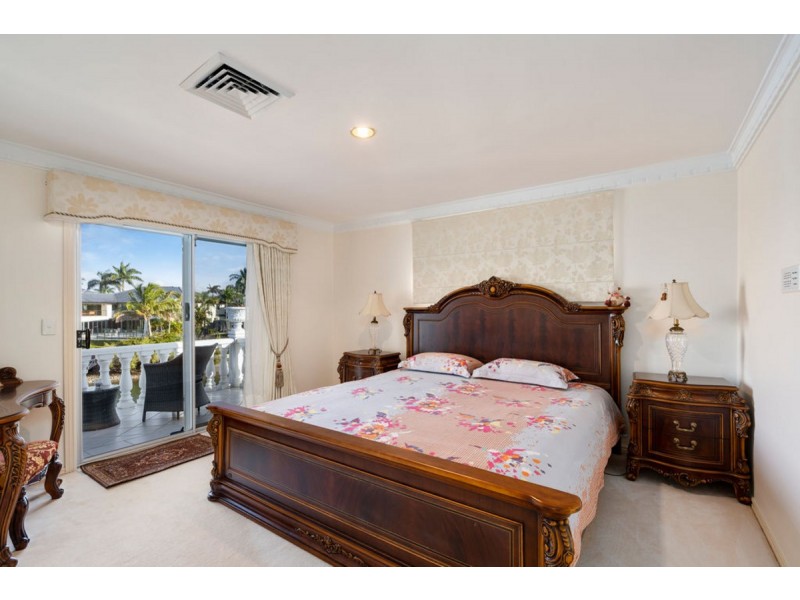 4 Rowes Court, Sorrento QLD 4217