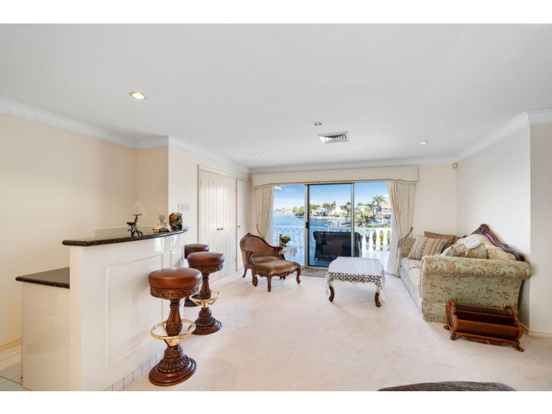 4 Rowes Court, Sorrento QLD 4217