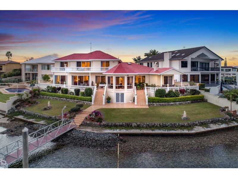 4 Rowes Court, Sorrento QLD 4217