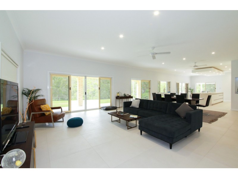 142 Country Crescent, Nerang QLD 4211